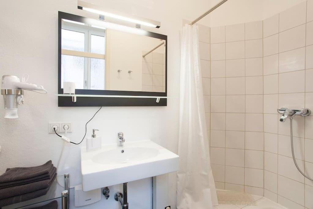 Exclusive 2-Room Souterrain Apartment Nürnberg Exteriör bild