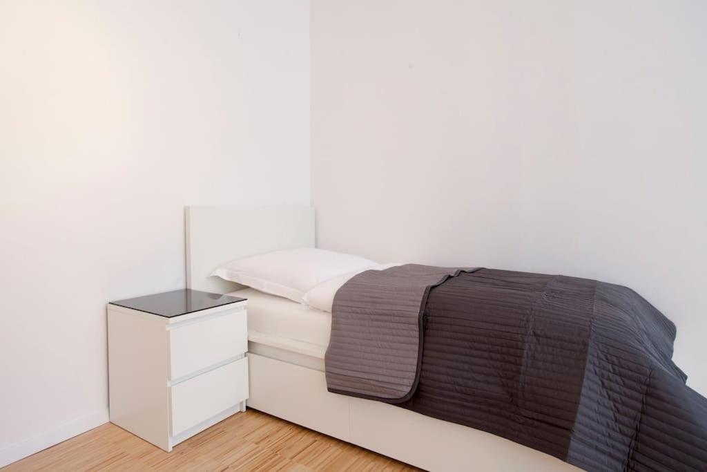 Exclusive 2-Room Souterrain Apartment Nürnberg Exteriör bild
