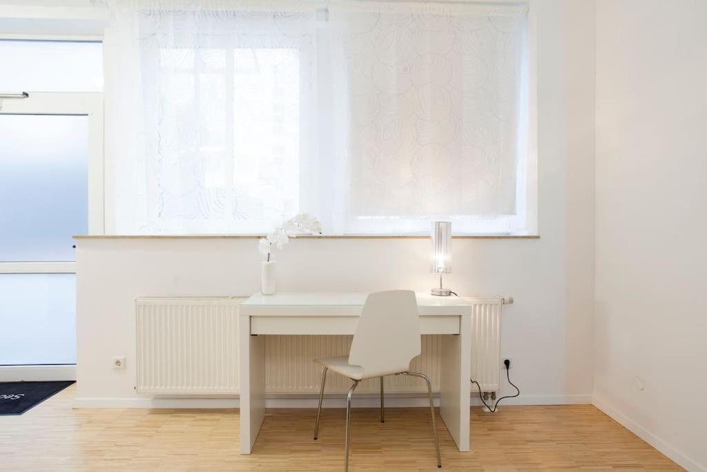 Exclusive 2-Room Souterrain Apartment Nürnberg Exteriör bild