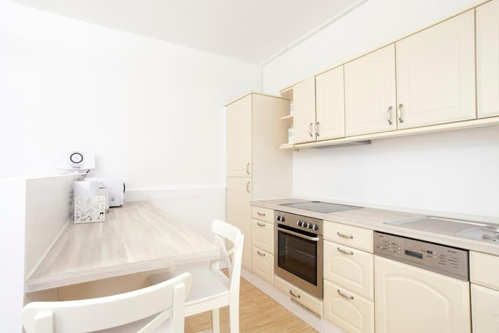 Exclusive 2-Room Souterrain Apartment Nürnberg Exteriör bild